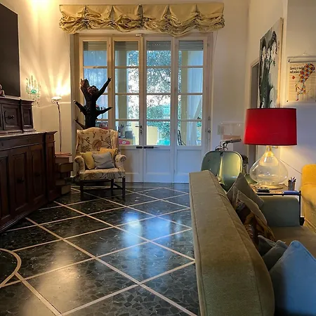 Artemare Pensión Viareggio