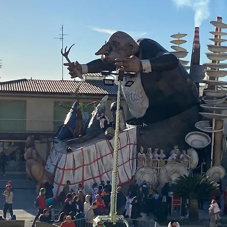 Pensión Artemare Viareggio